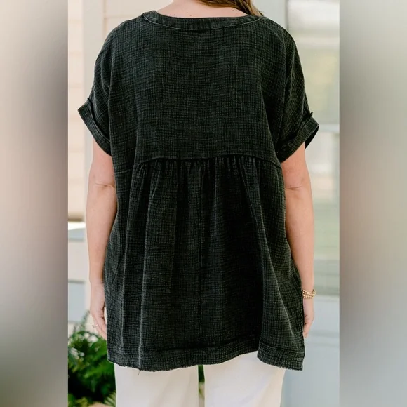Chic Soul Women’s 2X/3X Cute And Carefree Top, Ash Black Plus Size Short Sleeve - Picture 5 of 11